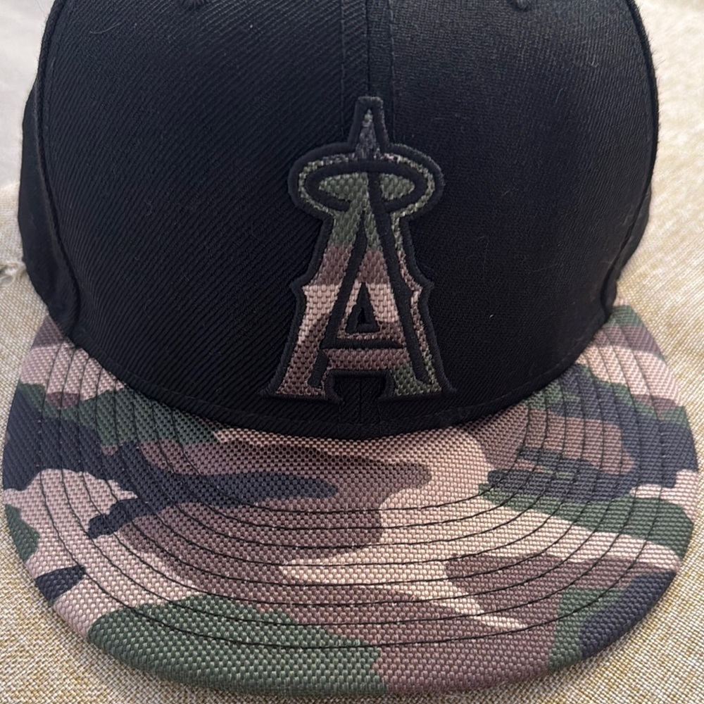 New Era Black Camouflage Angels Hat - Picture 2 of 7